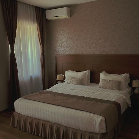 Old Metekhi Hotel Тбилиси Экстерьер фото